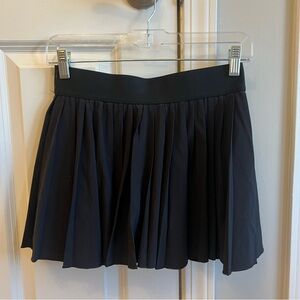 Aritzia TnAction TnaMOVE Tennis Micro Skirt in Black